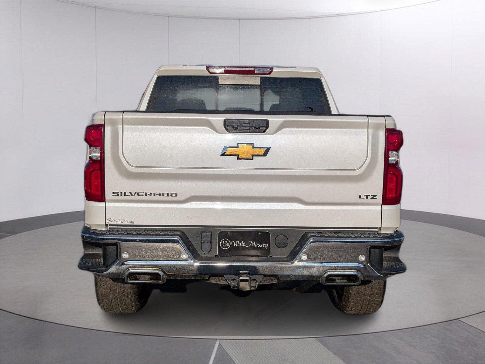 Used 2024 Iridescent Pearl Tricoat Chevrolet LTZ image 6