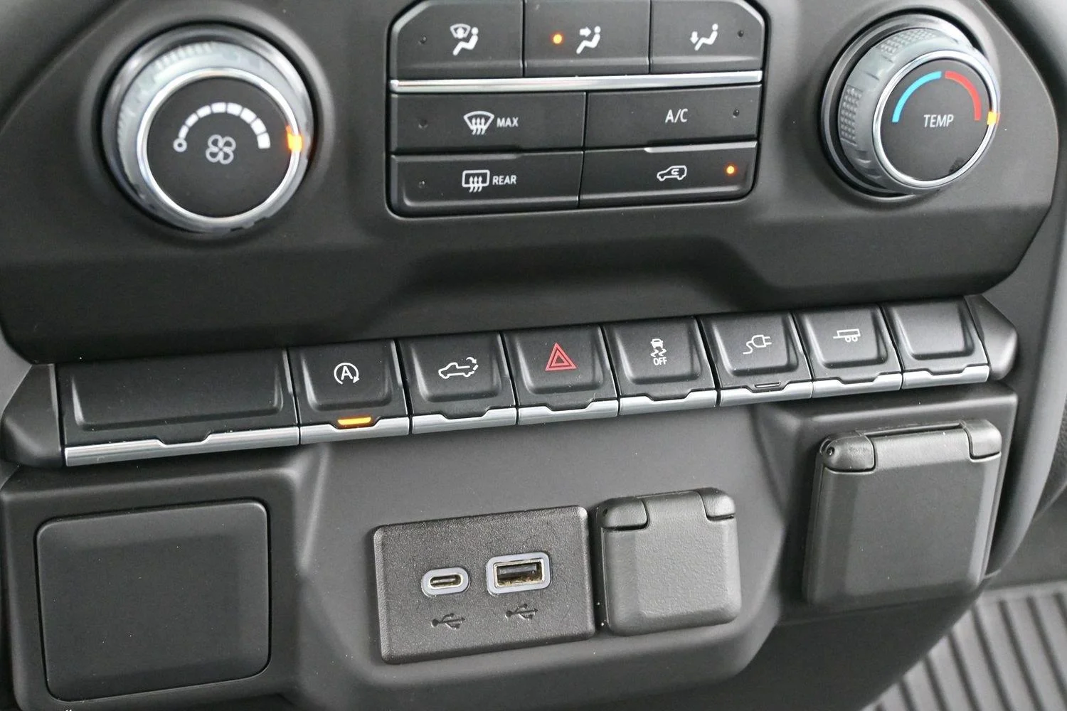 Used 2022 Summit White Chevrolet Custom image 23
