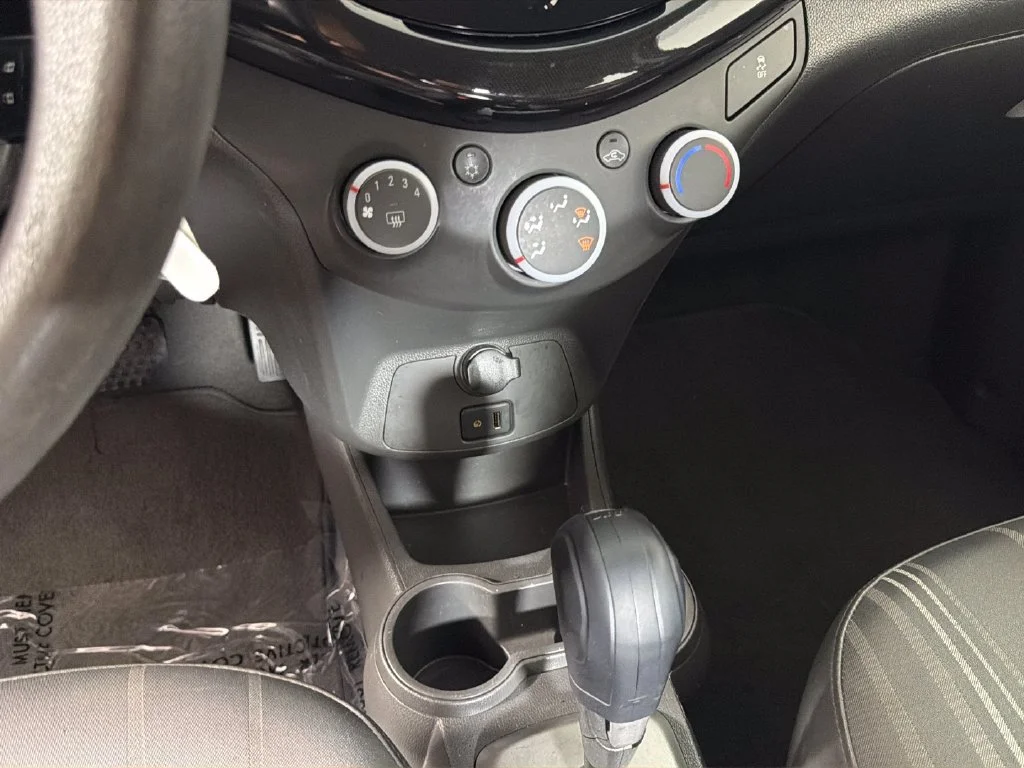 Used 2015 SILVER ICE Chevrolet LT image 23