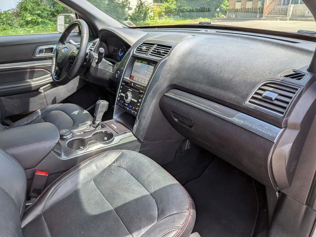 Used 2019 White Ford Sport image 33