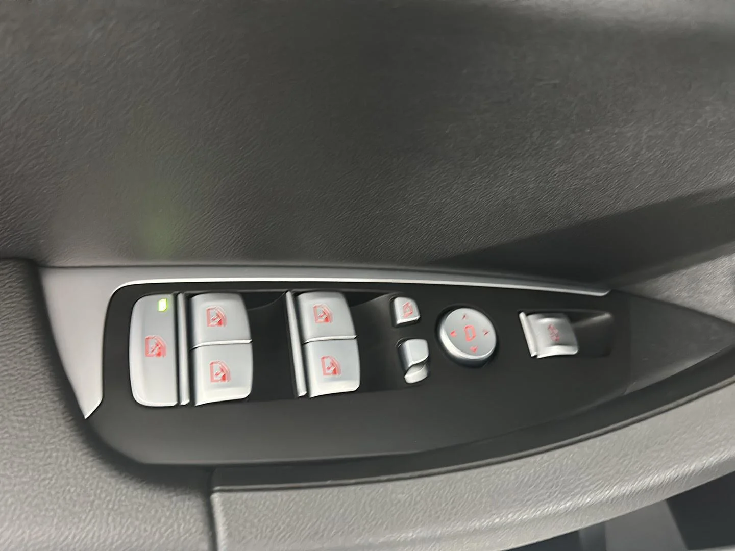 Used 2023 Dark Graphite Metallic BMW xDrive30i image 12
