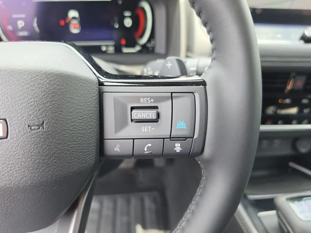 Used 2025 Gold Nissan Platinum image 45