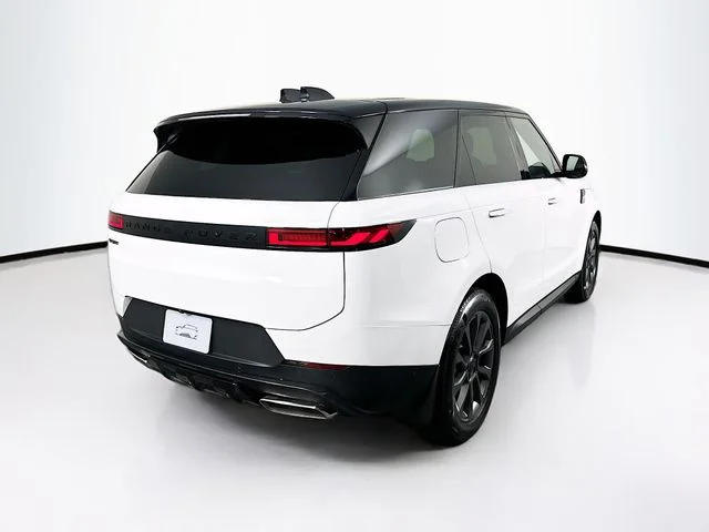 New 2026 White Land Rover SE image 5