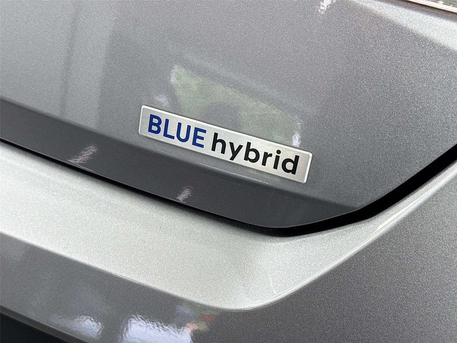Used 2025 Fluid Metal Hyundai Blue image 12