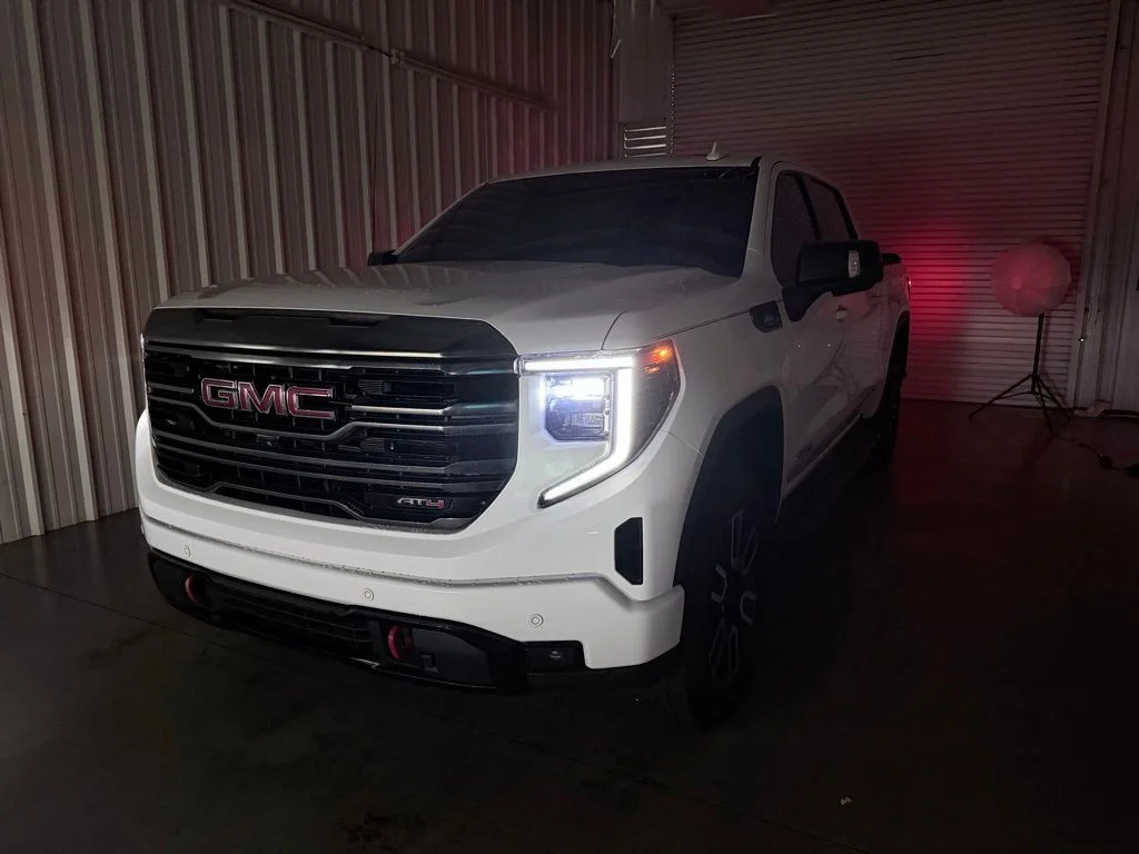 Used 2023 White GMC AT4 image 7