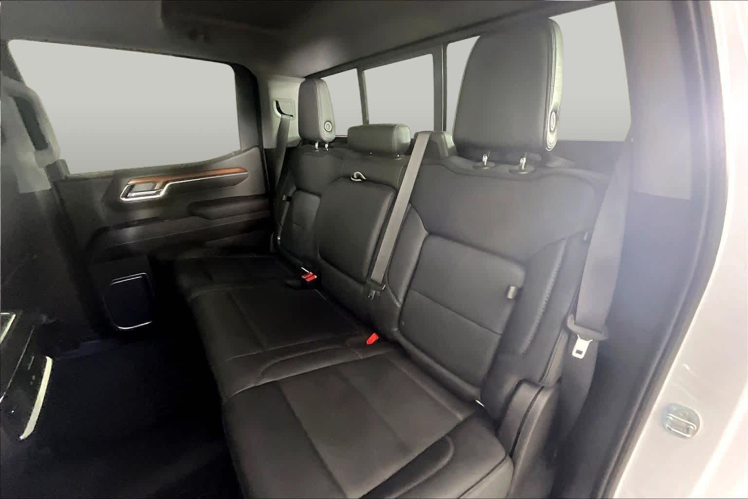 Used 2023 White Frost Tricoat GMC Denali image 19