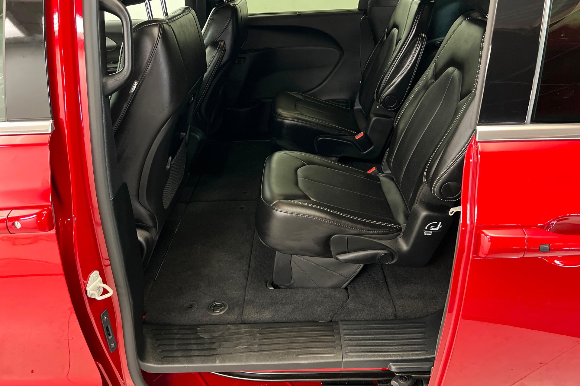2027 Chrysler Pacifica Select - Photo 21