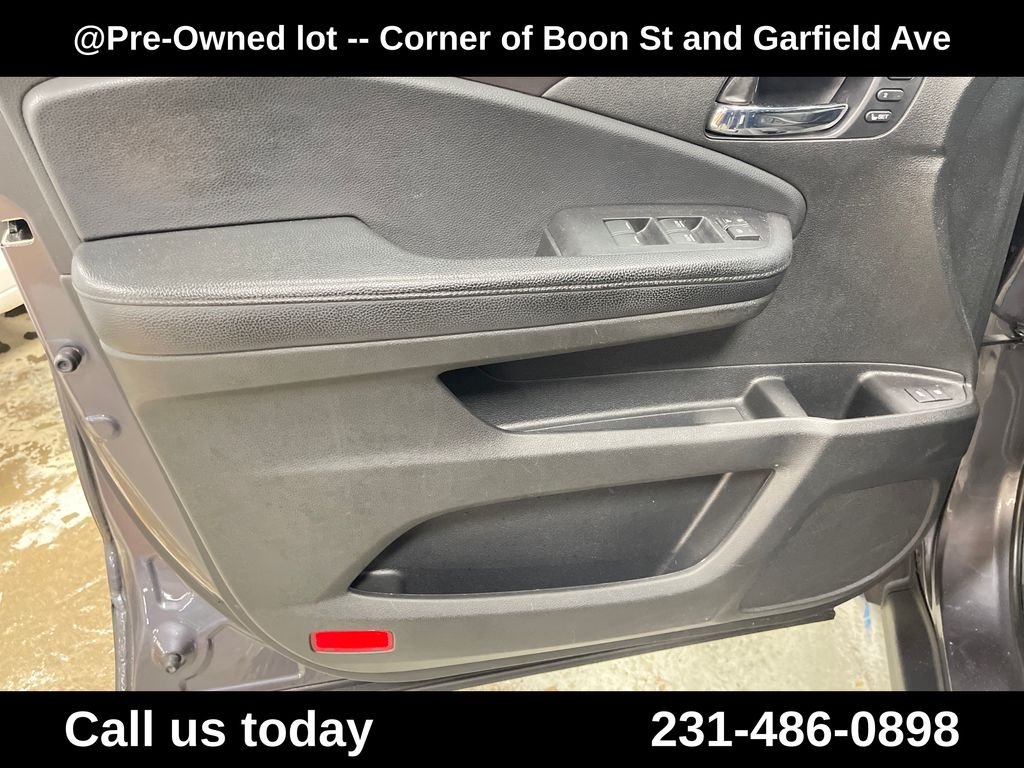 Used 2020  Honda EX-L image 14