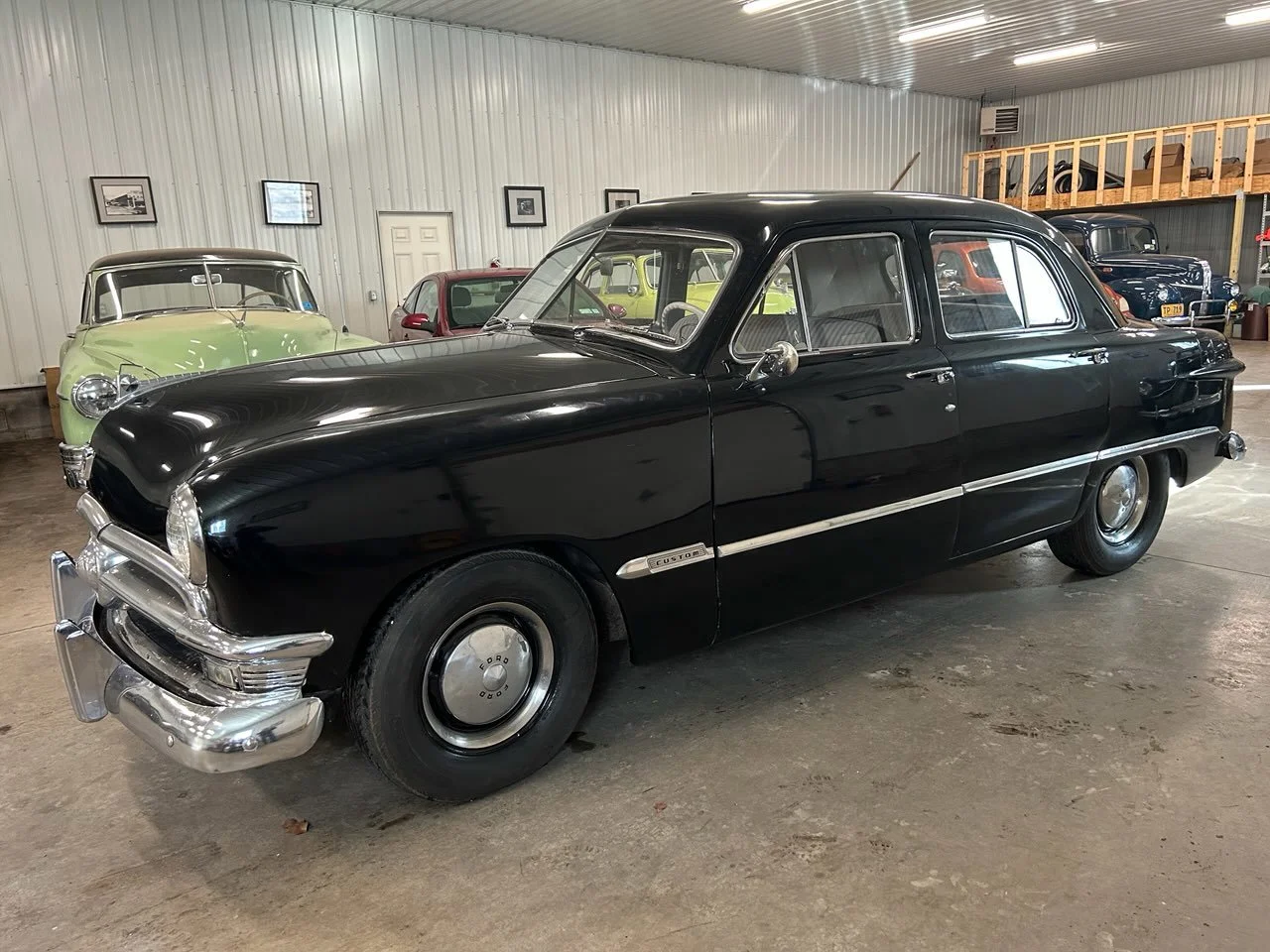 Used 1950  Ford 4Dr image 4