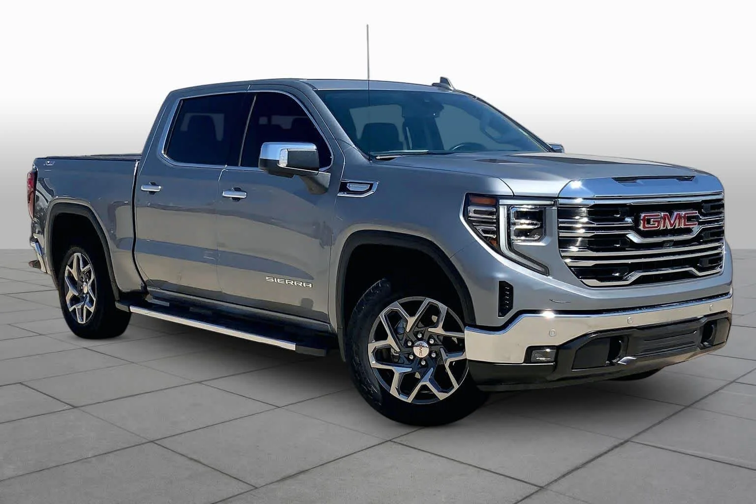 Used 2024 Sterling Metallic GMC SLT image 3
