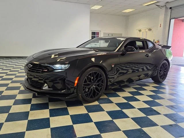 Used 2021 Black Chevrolet 2LT image 3