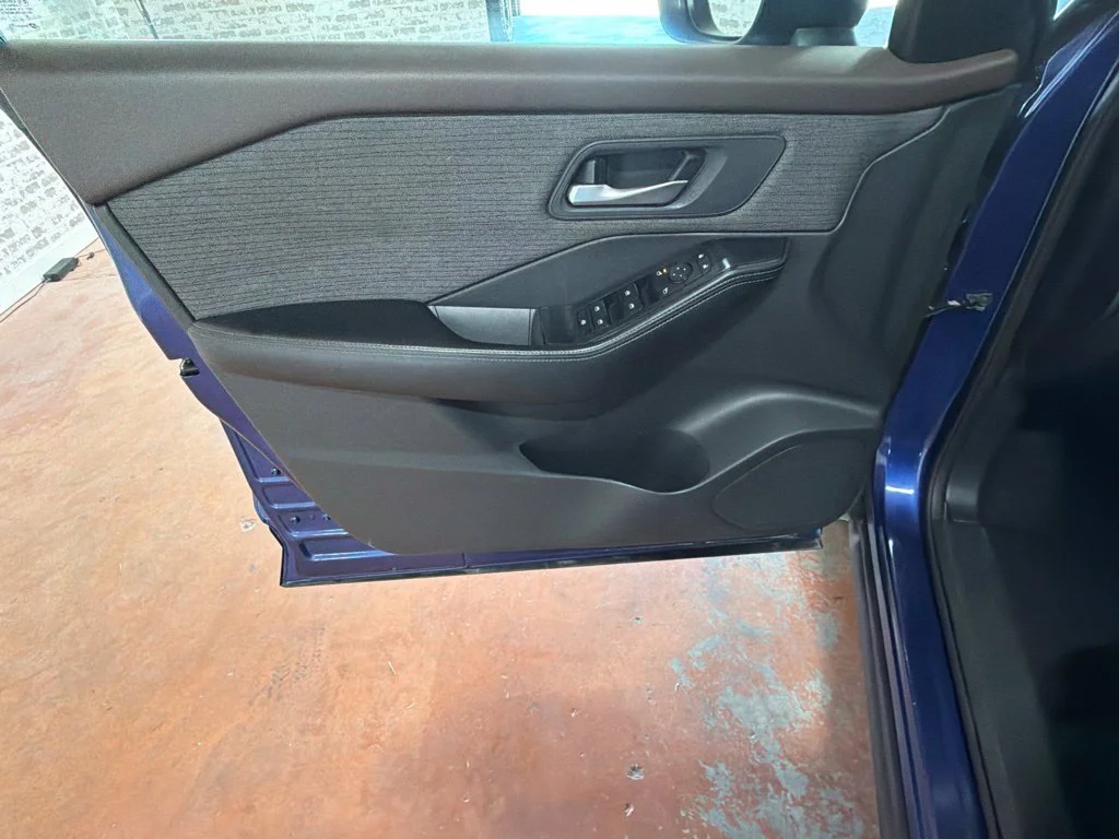 Used 2023 Caspian Blue Metallic Nissan SV image 28