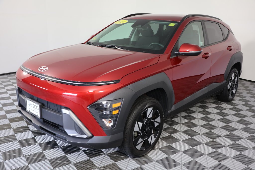 Used 2024 Red Hyundai SEL image 4