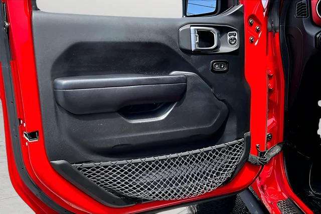 Used 2018 Red Jeep Unlimited Rubicon image 17