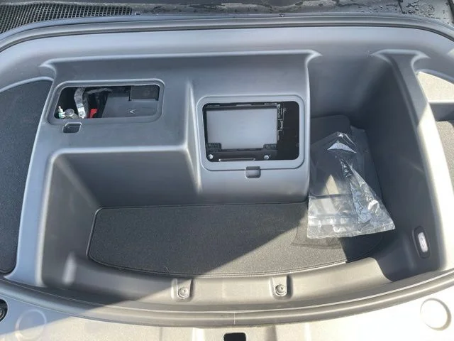 2025 VinFast VF 8 Eco - Photo 27