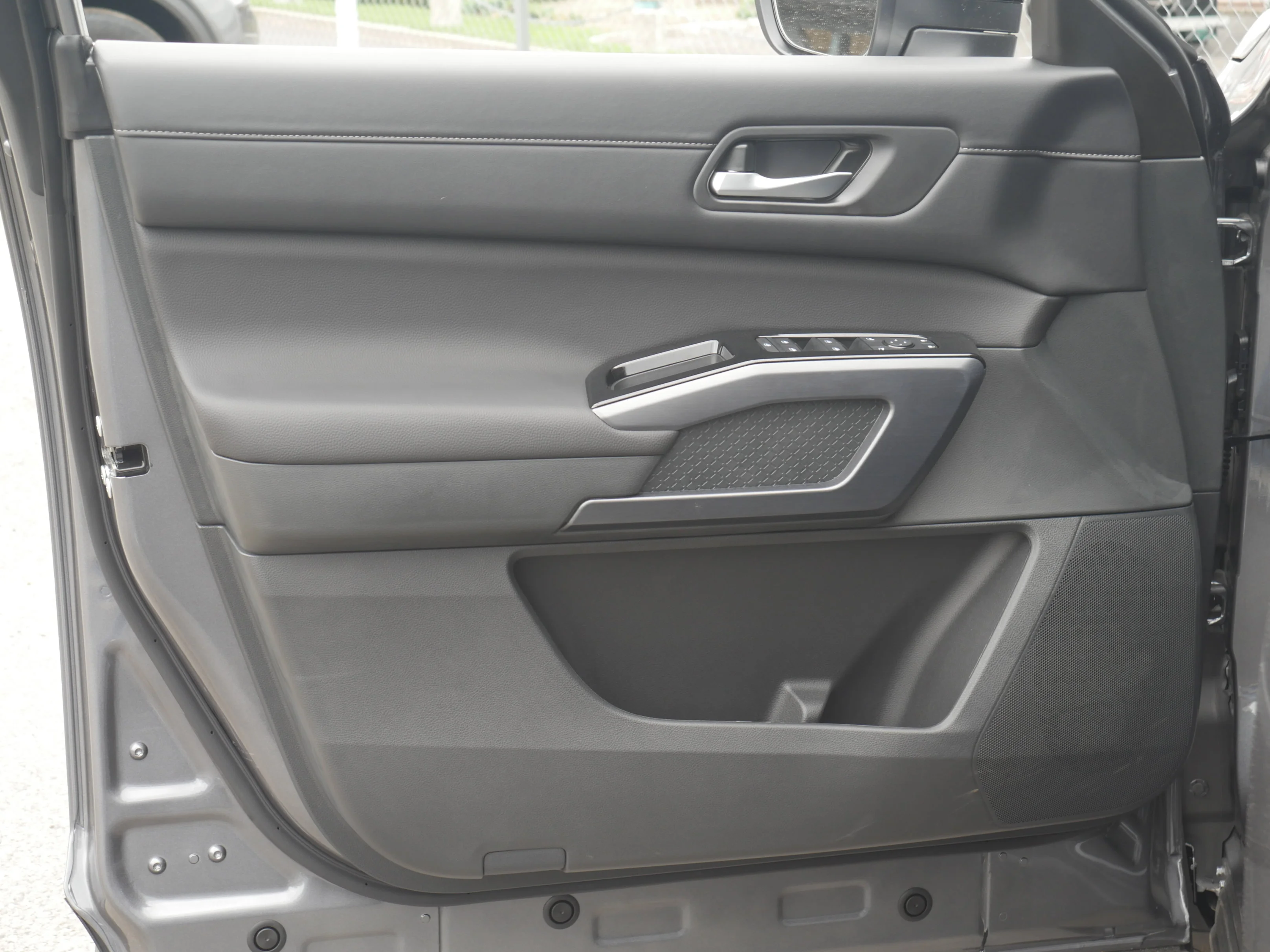 New 2026 Gun Metallic Nissan SL image 35