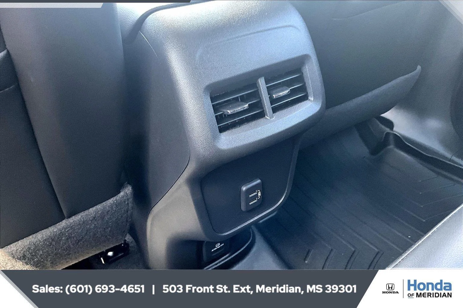 Used 2023 Summit White Chevrolet Premier image 24