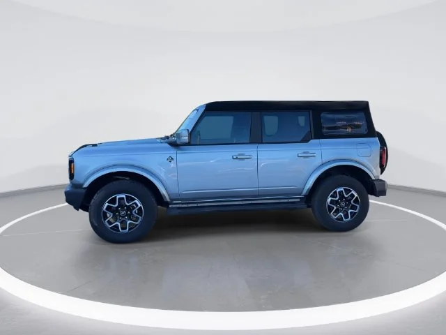 Used 2023 Silver Ford Outer Banks image 4