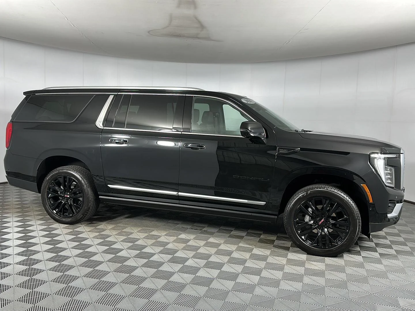 Used 2026 Onyx Black GMC Denali image 36