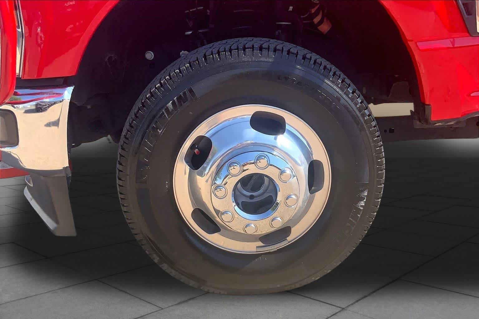 Used 2025 Race Red Ford LARIAT image 11