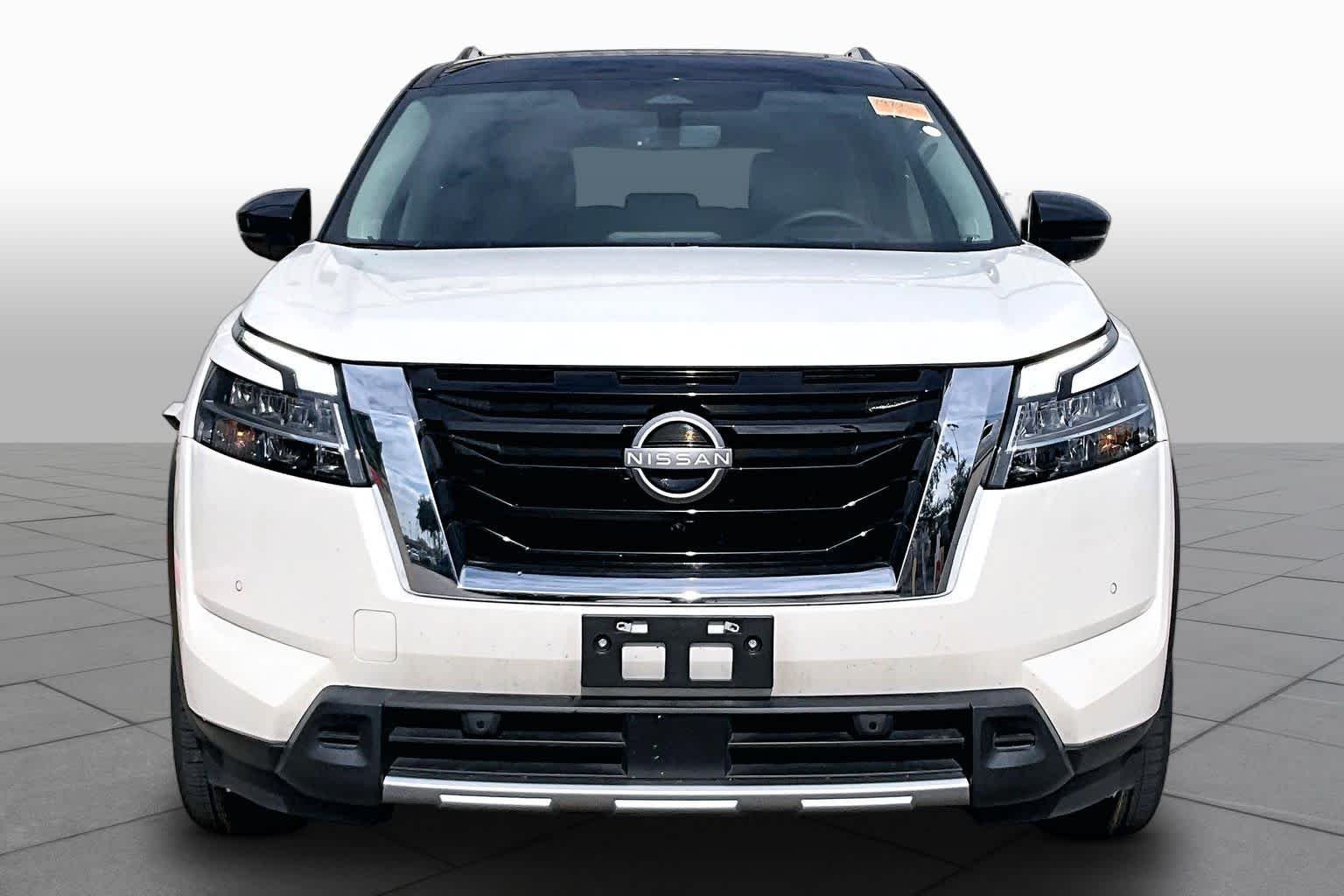 Used 2024 Pearl White Tricoat/Super Black Nissan Platinum image 4