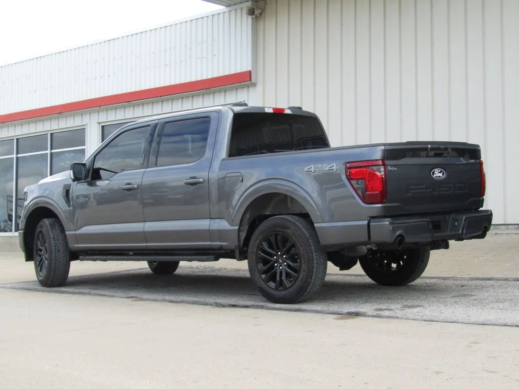 New 2026 Carbonized Gray Metallic Ford XLT image 10