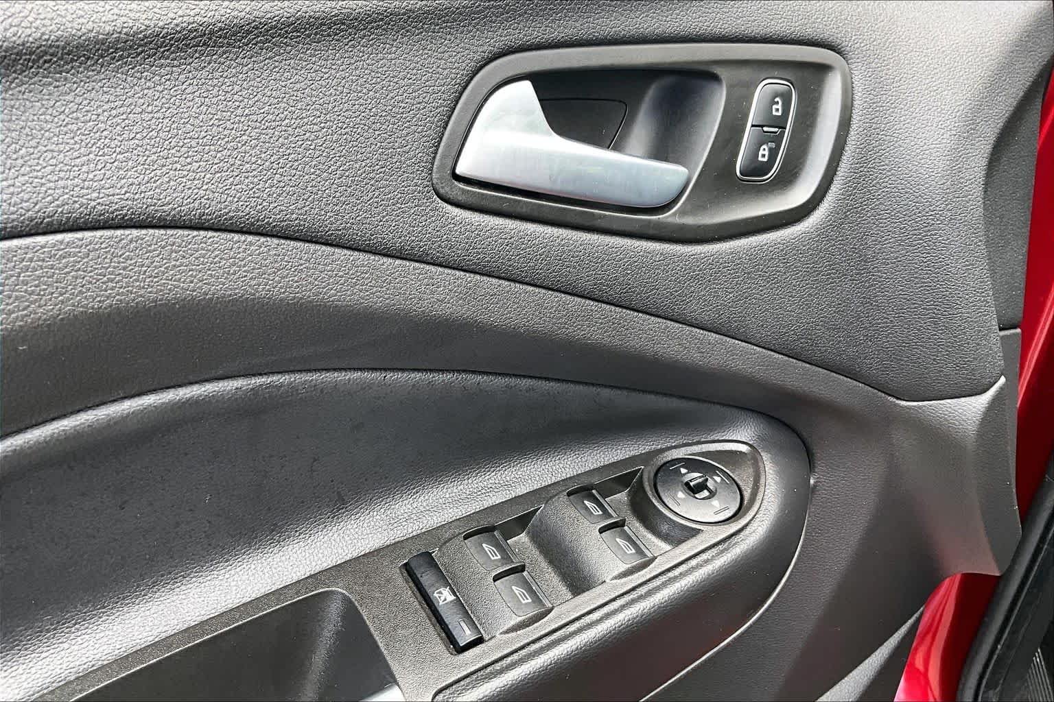 Used 2018 Ruby Red Metallic Tinted Clearcoat Ford SEL image 32
