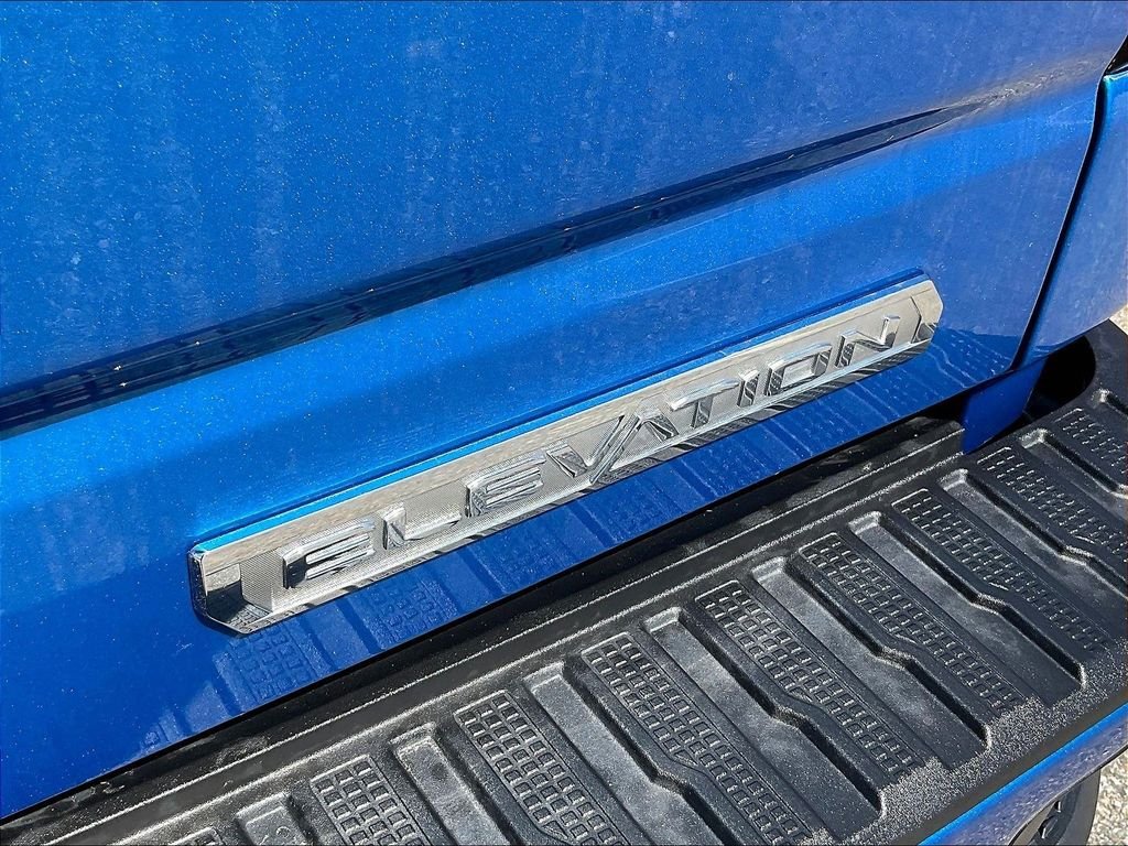 Used 2022 Blue GMC Elevation image 28