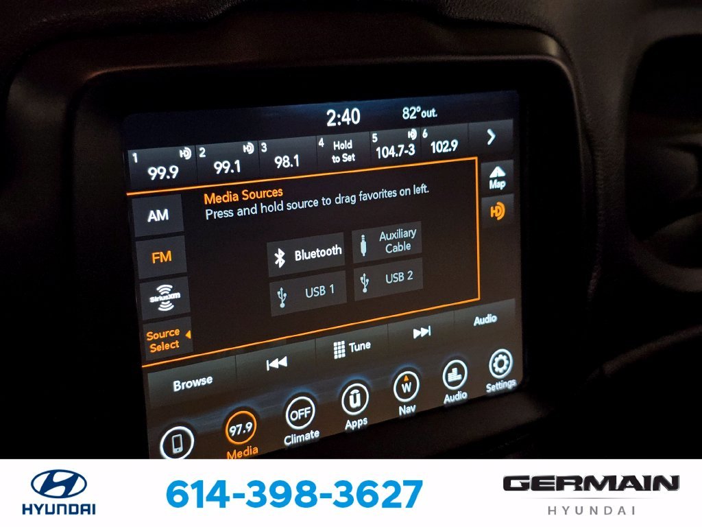 Used 2021 Teal Jeep Latitude image 28