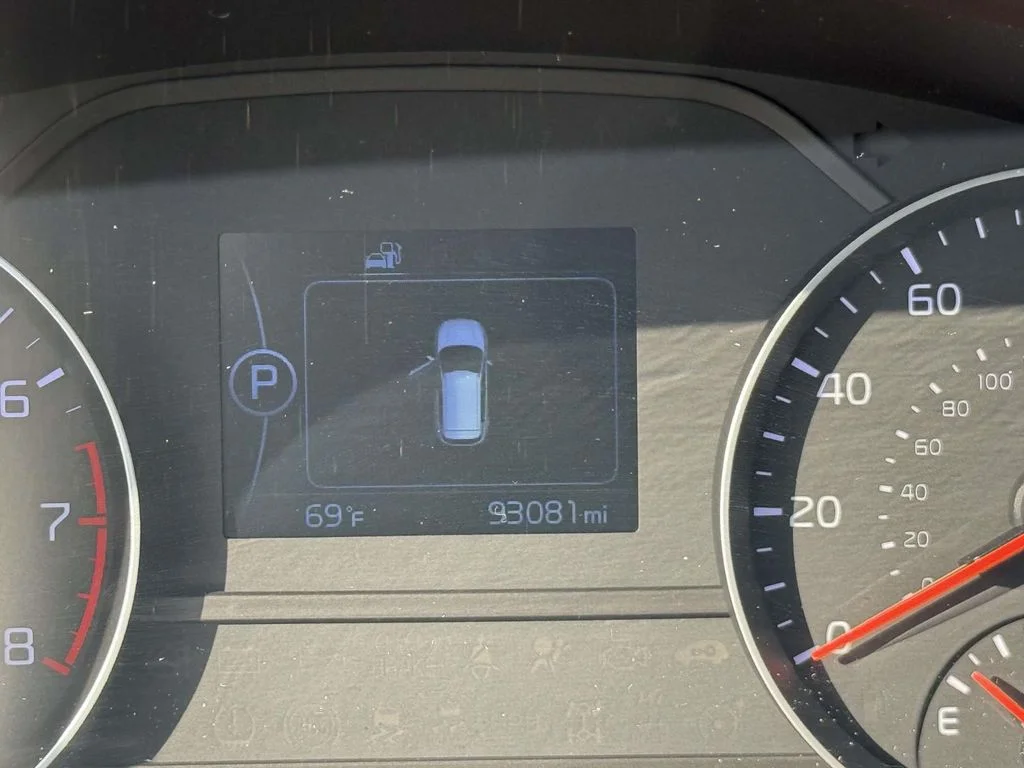 Used 2019 Red Kia LX image 26