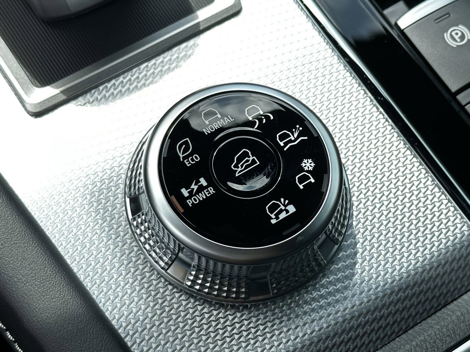 New 2026 Gray Nissan Platinum image 34