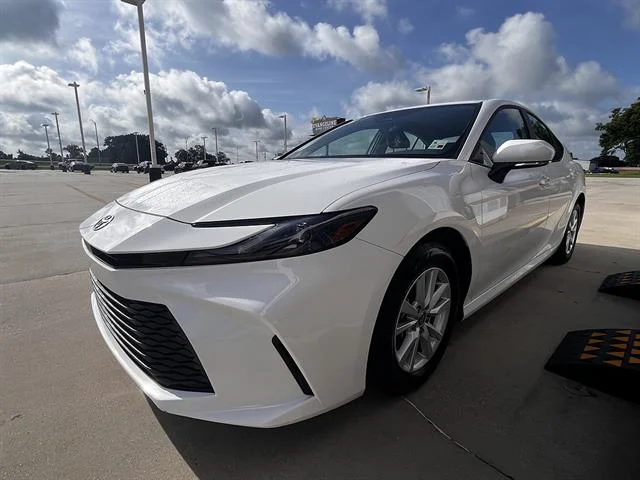 Used 2026 Ice Cap Toyota LE image 7