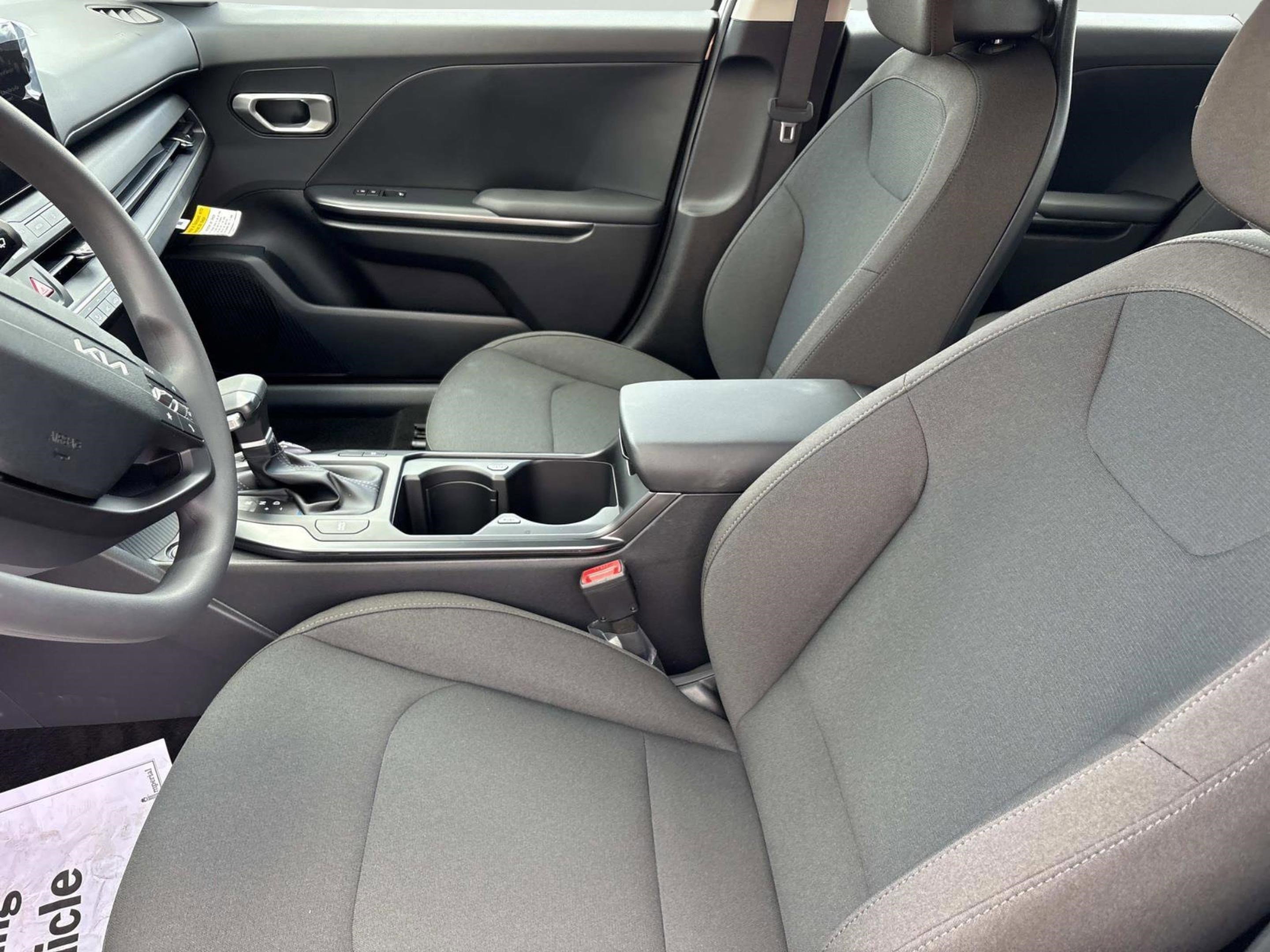 New 2026 Snow White Pearl Kia LX image 17