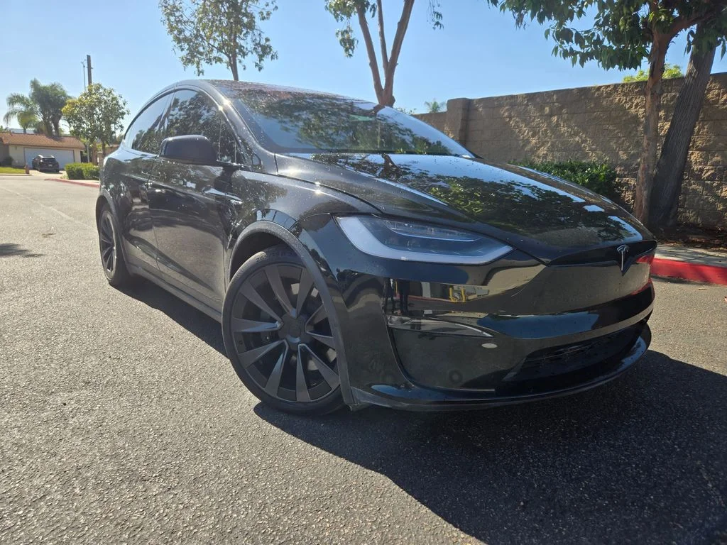 2022 Tesla Model X Plaid's photo