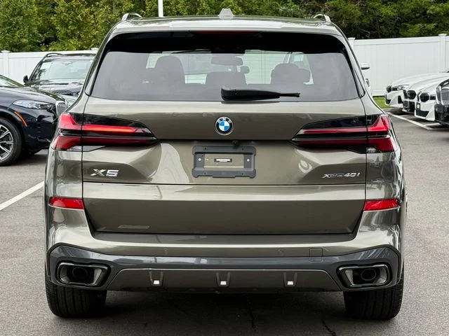 Certified Used 2024 Manhattan Green Metallic BMW xDrive40i image 5