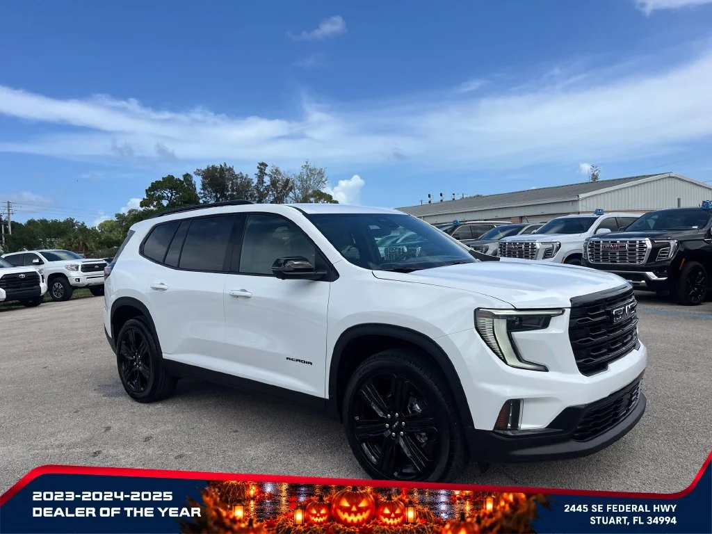 New 2026 Summit White GMC Elevation image 2