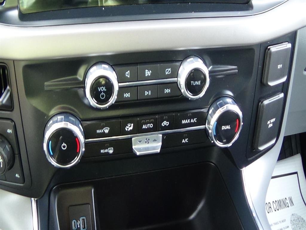 Certified Used 2024 Agate Black Um Ford XLT image 24