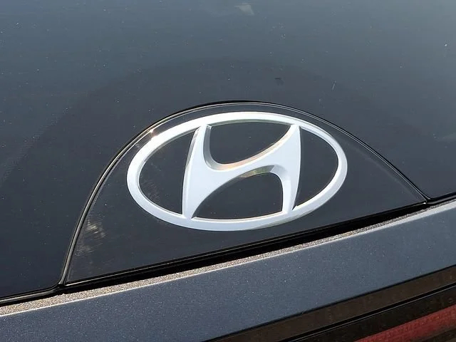 Used 2023 Gray Hyundai SEL image 32