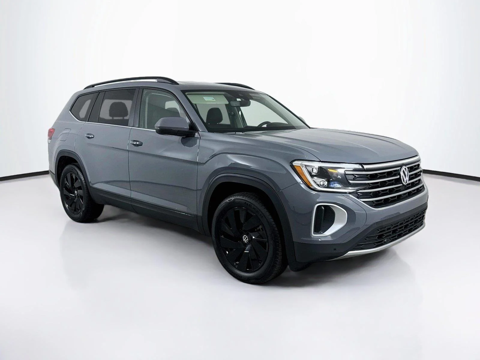 New 2026 Pure Gray Volkswagen 2.0T SE w/Technology image 6
