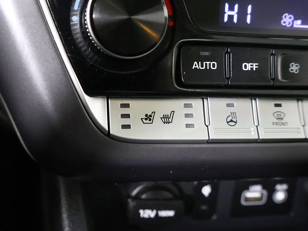 Used 2019 Silver Hyundai Limited image 54