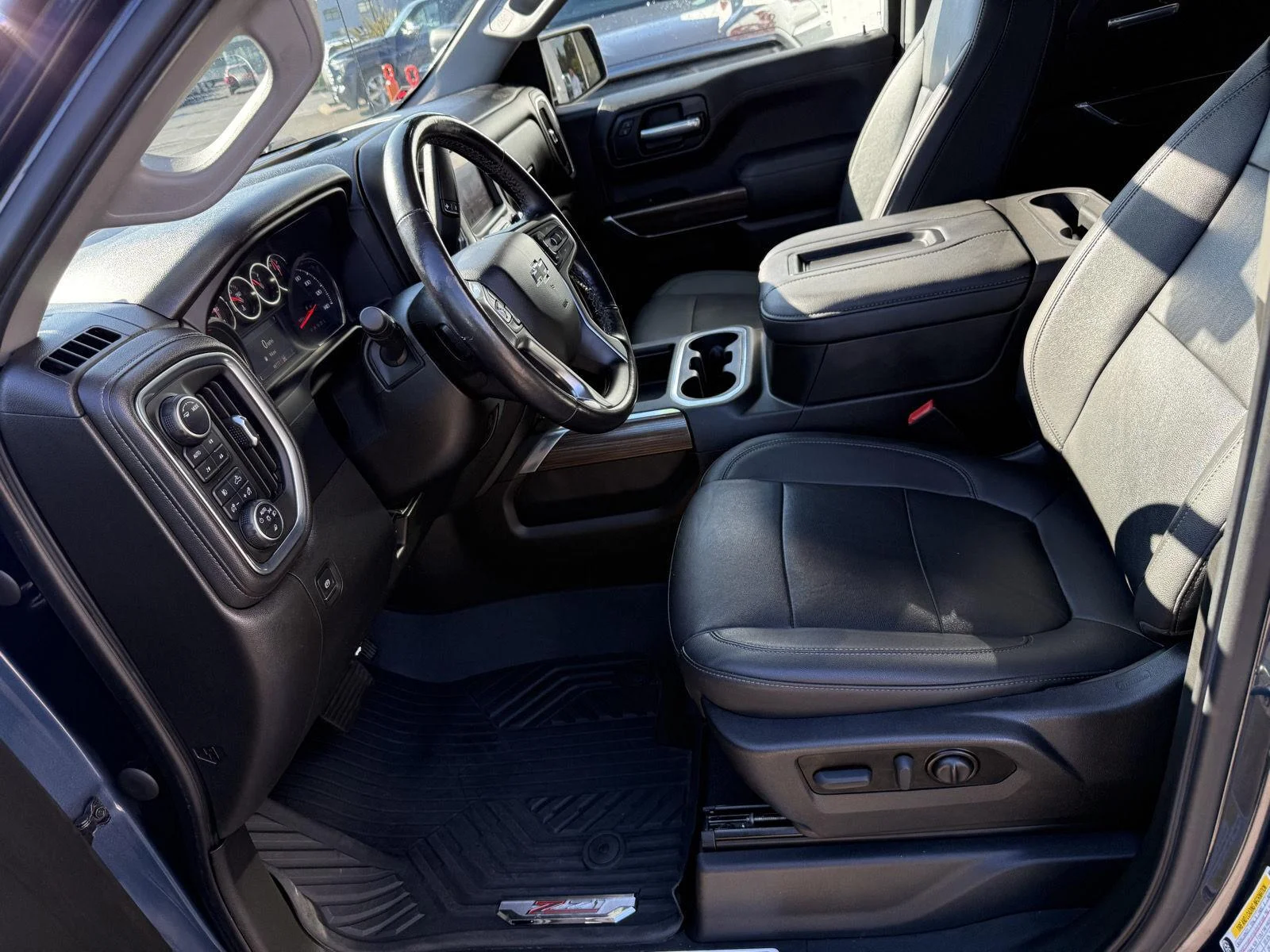 Used 2022 Northsky Blue Metallic Chevrolet RST image 13