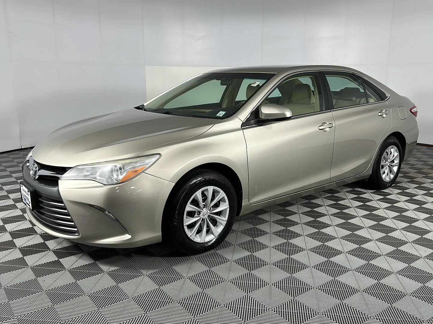 Used 2017 Creme Brulee Mica Toyota LE image 4