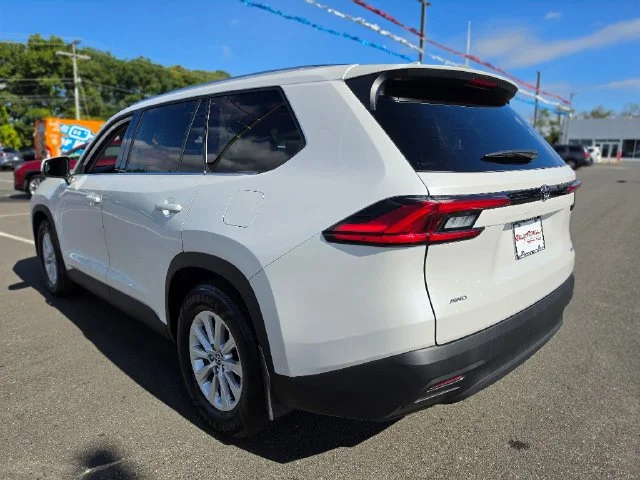 Used 2024 Beige Toyota XLE image 5