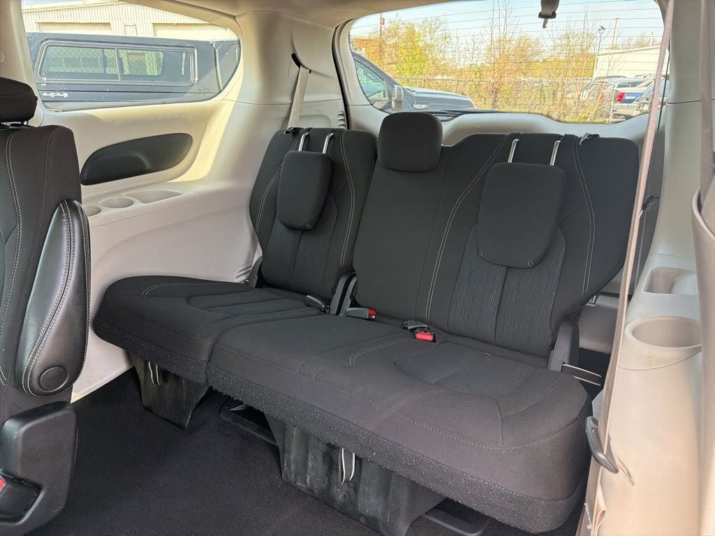 Used 2023 Black Chrysler LX image 24