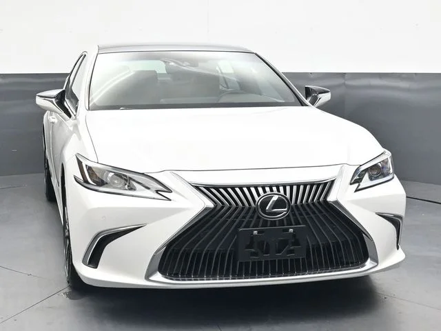 Used 2021 White Lexus 350 image 11