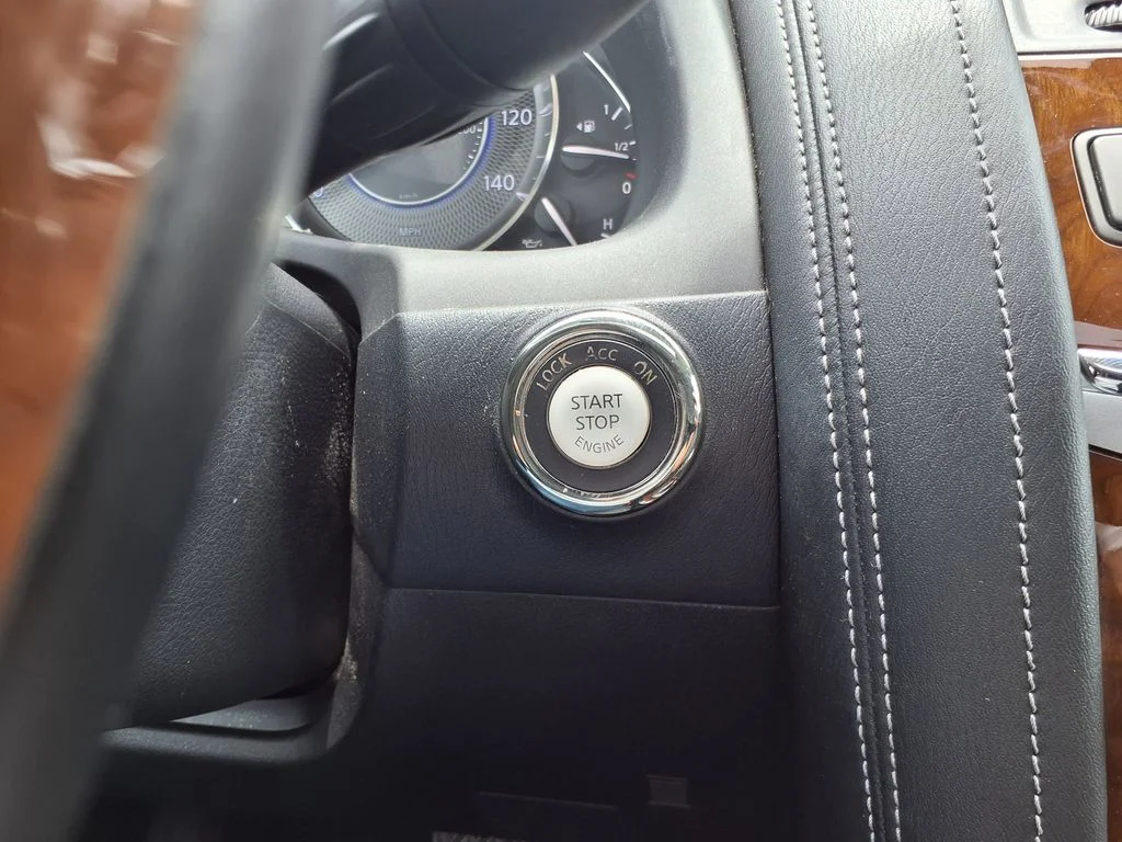 Used 2019 Black INFINITI LUXE image 37