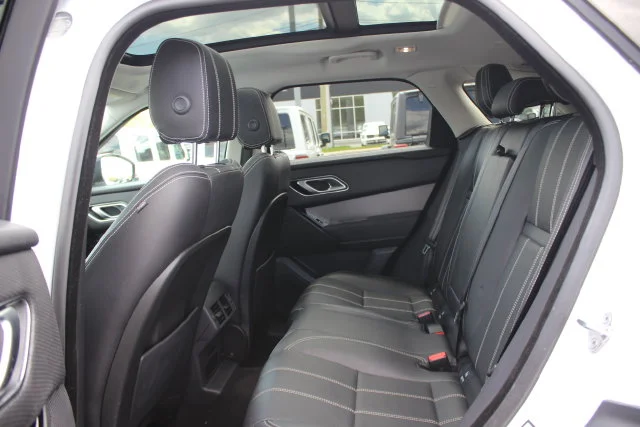 Used 2022 White Land Rover S image 21