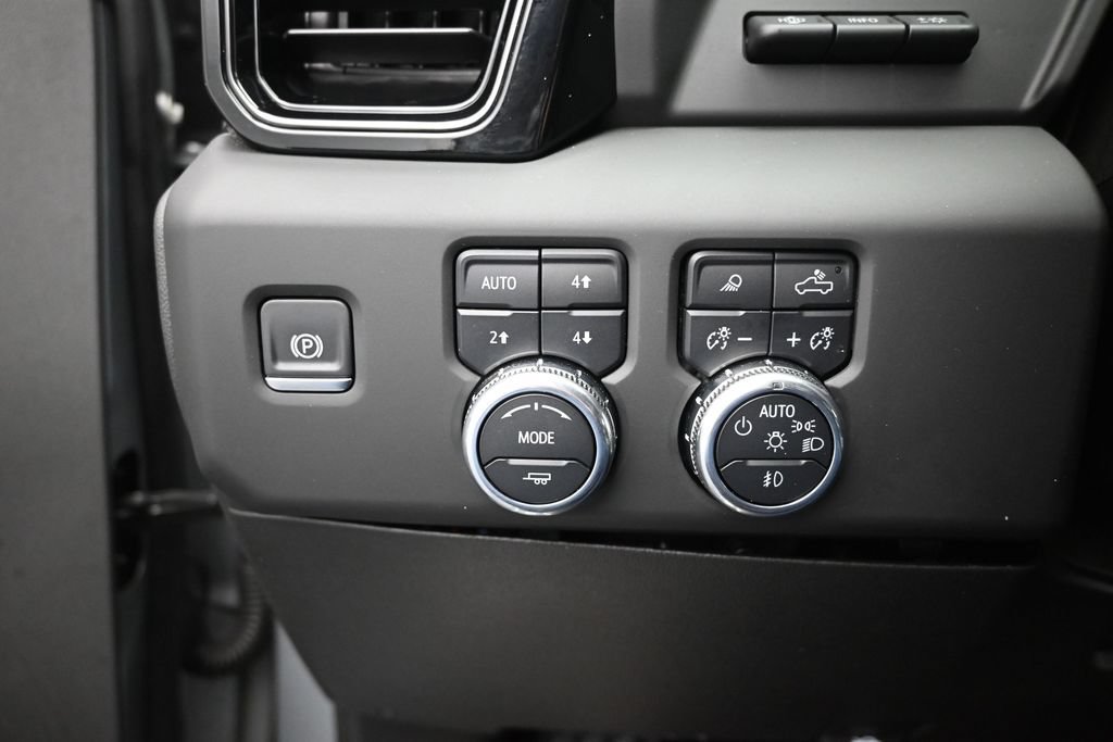 Used 2025 Silver GMC AT4 image 13