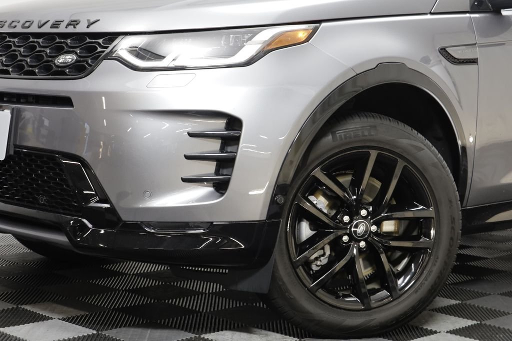 Certified Used 2025 Gray Land Rover SE image 3