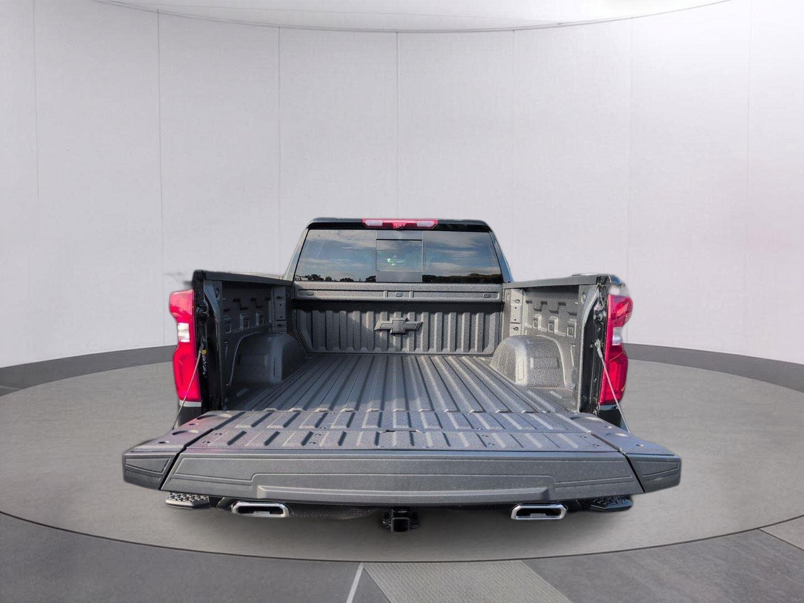 New 2026 Black Chevrolet High Country image 5